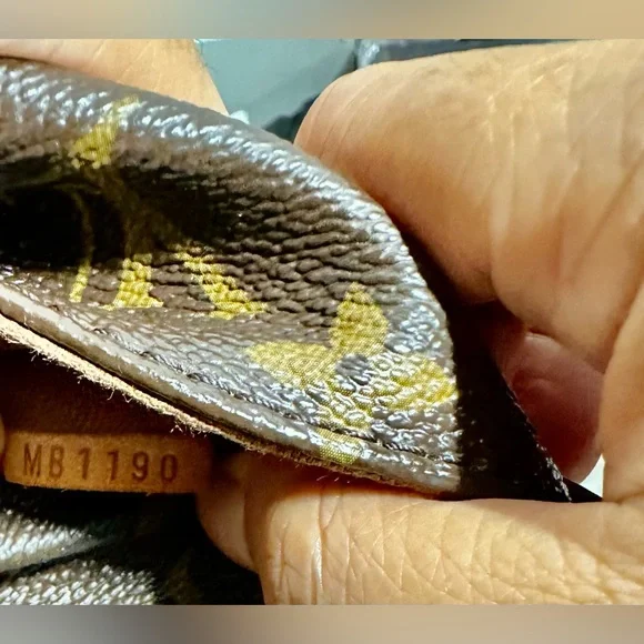 Louis Vuitton Totally Brown Monogram Shoulder Bag mm size - Picture 7 of 8